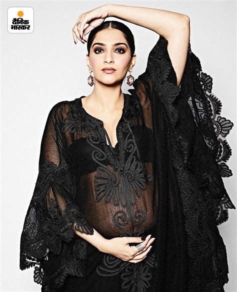 During Pregnancy Demi Moore Changed Her Attitude By Doing A Nude Photo Shoot In Years