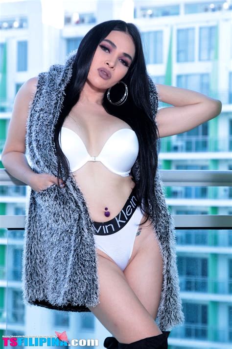 Big Boobs Big Ass And So Beautiful Amateur Shemale Photo 2 AShemaletube