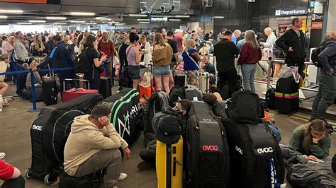 Stromausfall führt zu Störungen am Flughafen Manchester tagesschau de