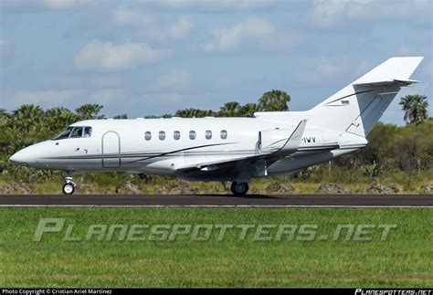 LV IWV Private Raytheon Hawker 800XP Photo by Cristian Ariel Martínez