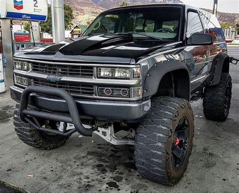 Pin By Marladonnelly On 〰 Jacked Up 〰 Custom Chevy Trucks Chevy