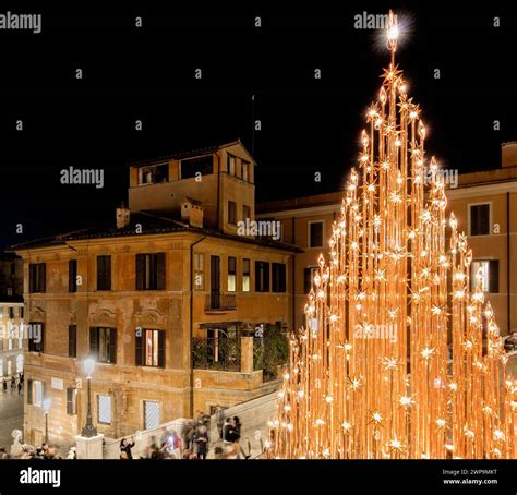 Modern Christmas Tree Hi Res Stock Photography And Images Alamy