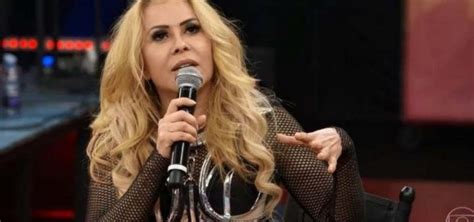 Joelma Revela Que Est H Quase Tr S Anos Sem Beijar E Choca F S Voz