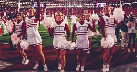 Sexy Cheerleaders Hot Cheerleader Pics TheCHIVE
