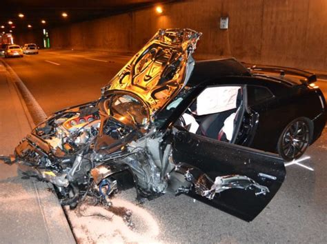 Schwerer Unfall Im Tunnel Schweizerhalle Fordert Ein Todesopfer Und