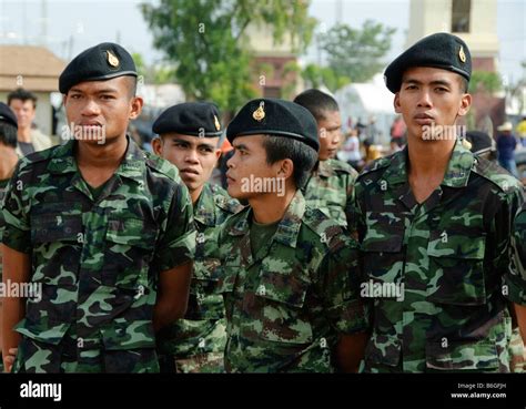 Thai soldiers in Bangkok Thailand Stock Photo - Alamy