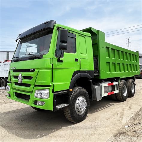 Hot Sale Sinotruk HOWO 375HP Heavy Duty Tipper Truck 8X4 Dump Truck