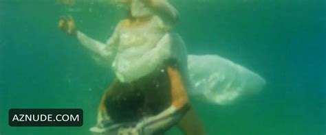 LA PROFESSORESSA DI SCIENZE NATURALI NUDE SCENES AZNude