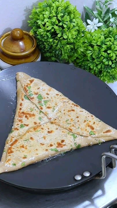 नाश्ता हो या टिफ़िन सिर्फ 10 मिनट में बच्चों के लिए चटपटा Tasty पराठा