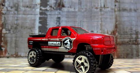Garagem Hot Wheels Dodge Ram 1500 07