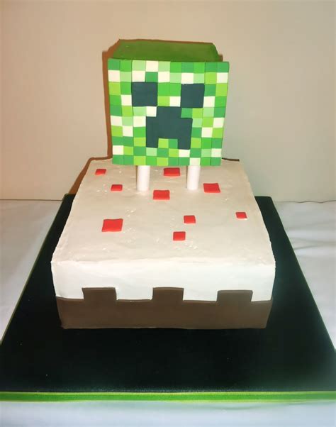 Minecraft Creeper Cake - CakeCentral.com