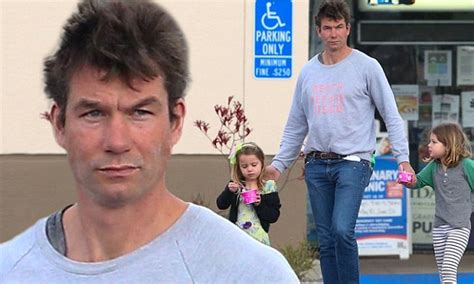 Jerry O Connell Treats Twin Daughters Charlie And Dolly To Ice Cream Daily Mail Online