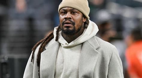 Trial Date Set For Former NFL Running Back Marshawn Lynch