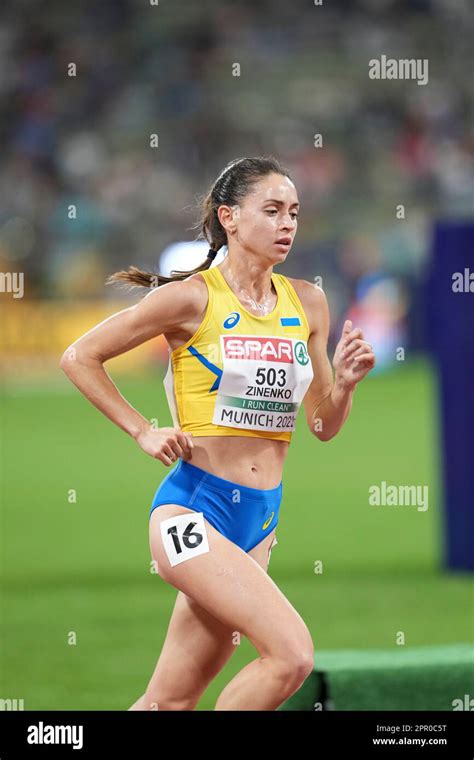 Valeriia Zinenko participating in the 10.000 meters at the 2022 ...