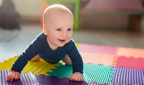 Ab Wann Krabbeln Babys Wie Krabbeln Lernen Und Ben