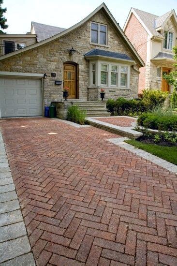 Unilock Il Campo Driveway And Entrance With Brussels Block Border