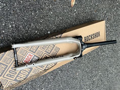 RockShox Rudy Ultimate XPLR Gravel Vilica 40mm NOVO