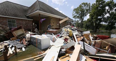 Deadly Rain And Flooding In Louisiana Photos Thousands Rescued As