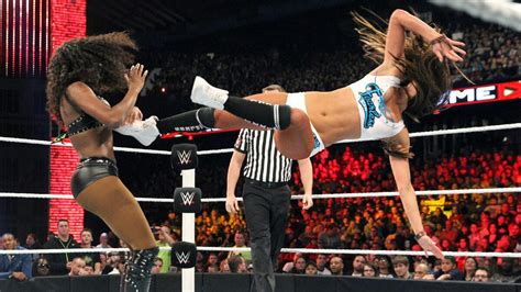 Nikki Bella Vs Naomi Divas Championship Match Photos 915 Wwe