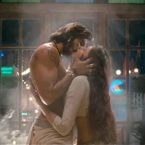 ‘ang Laga De Song From Movie ‘ram Leela