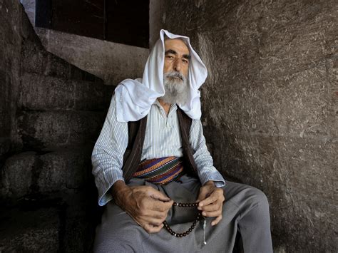 Prayer Kneeling in Temple · Free Stock Photo