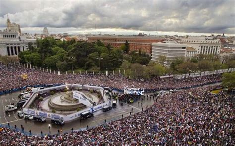 Jogadores Do Real Madrid Festejam T Tulo Festa Para Mil