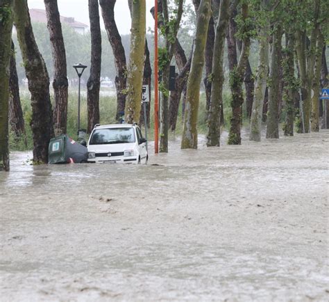 Alluvione A Cesena Furia Dellacqua Paura E Disperazione Sono Vivo