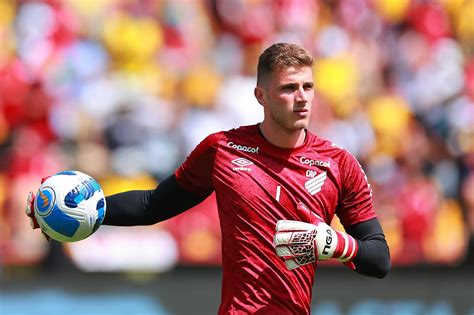 Liverpool reportedly show interest in Brazilian shot stopper Bento ...