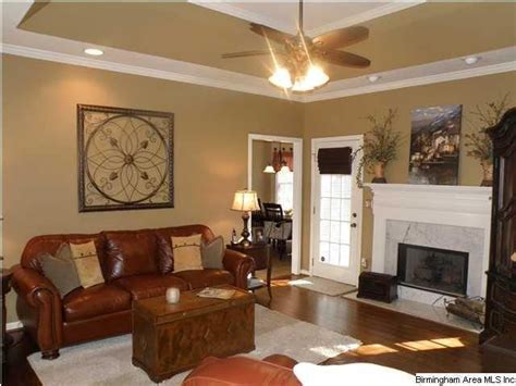 my old house/Tyler Taupe by Benjamin Moore | Taupe living room, Remodel bedroom, Basement colors