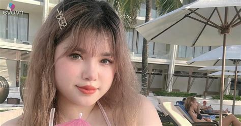 Hot girl Hải Dương từng thu nhỏ vòng tái xuất với đồ tắm được khen da trắng dáng mượt mà