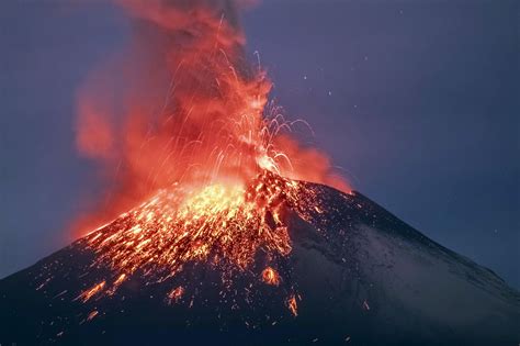 Messico Eruzione Vulcano Popocatepetl Ceneri Bloccano Centinaia Di Voli