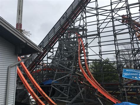 🤤🤤🤤 : r/sixflags