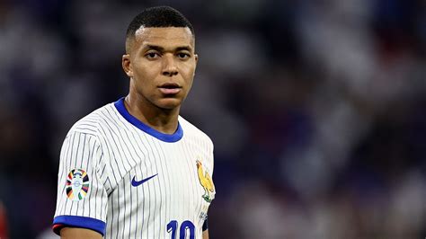 Real Madrid alla presentazione di Mbappé c è un GRANDE OSPITE indizio