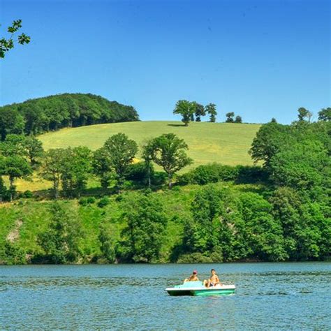 Camping Les Terrasses du Lac à PONT DE SALARS tarifs et réservations