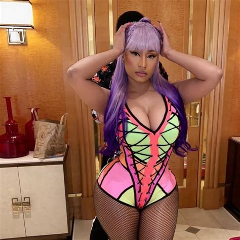 Fotos Como el vino Nicki Minaj mostró la evolución de sus curvas