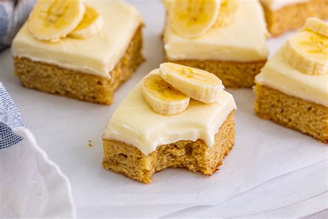 Best Banana Blondies Recipe Soft And Chewy Banana Bread Blondies