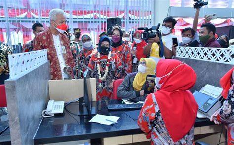 Ganjar Resmikan Mal Pelayanan Publik Ke 19 Di Jateng