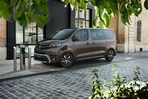 Nueva versión eléctrica para el Toyota Proace Verso