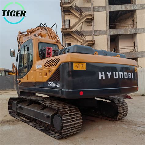 South Korea 22 Ton Hyundai 220 Excavator R220lc 9s Hyundai R220