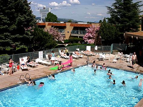 Top 12 Hotels with Pool in Spokane Valley