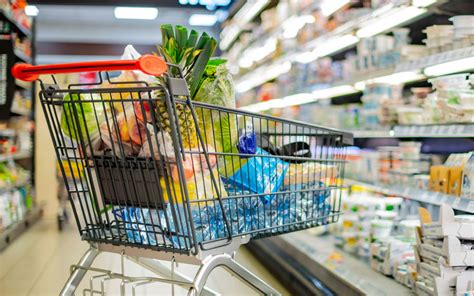 top  ways  save money   groceries  budget mind