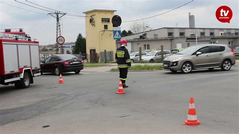 Trzy Osoby W Szpitalu Wypadek Na Feralnym Skrzy Owaniu W Jarocinie