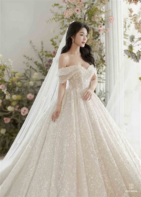 Top 10 Mẫu Váy Cưới Hot Nhất Năm 2025 Xu Hướng Thời Trang Cưới Hiện Đại Ren Bridal
