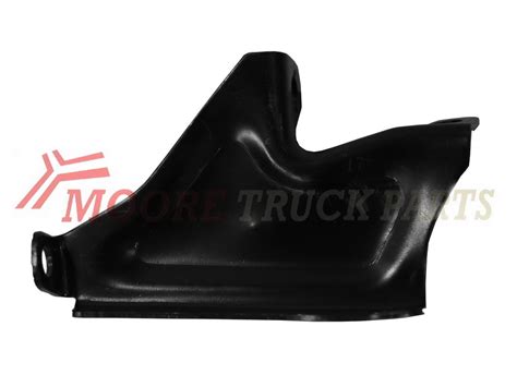 Front Bumper Bar Bracket R H Narrow Cab Bu Moore