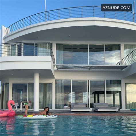 Sara Ali Khan Hot Bikini Pics AZNude