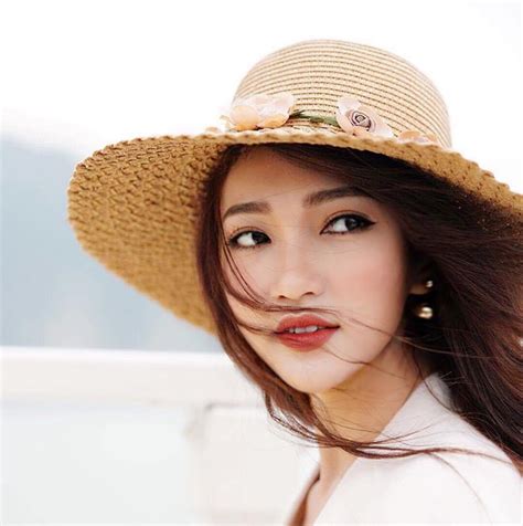 Bạn gái tin đồn của Phan Văn Đức chăm diện bikini khoe ảnh gợi cảm Titanic Nơi mọi thứ được