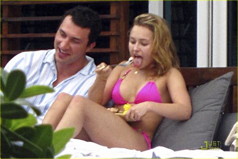 Photo Hayden Panettiere Pink Bikini Babe 01 Photo 2405432 Just Jared