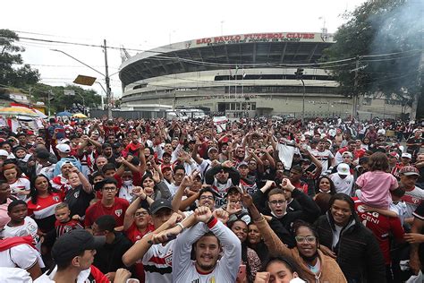 S O Paulo Anuncia Mais De Mil Ingressos Vendidos Para Jogo Contra