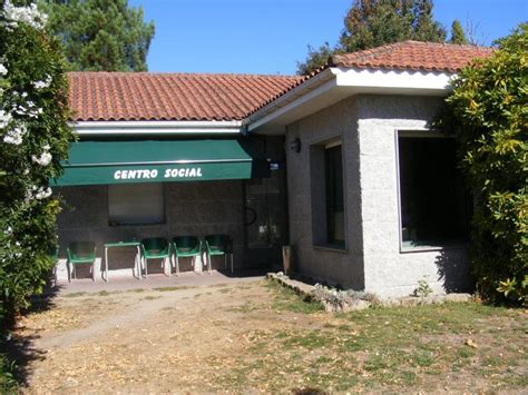 Edificio Del Centro Social Vilar De Santos Orense