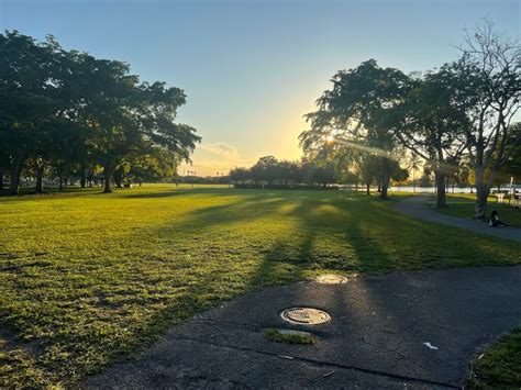 Amelia Earhart Park - Top Dog Parks